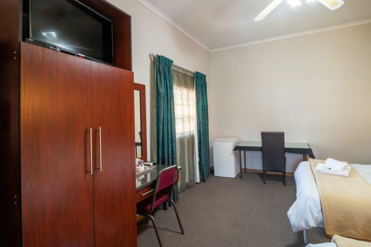 Lala Dene Lodge Bloemfontein Luaran gambar
